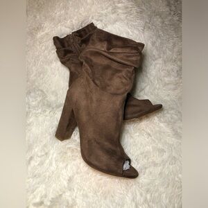 VENUS Brown Suede Ankle Booties size 9 NWOT